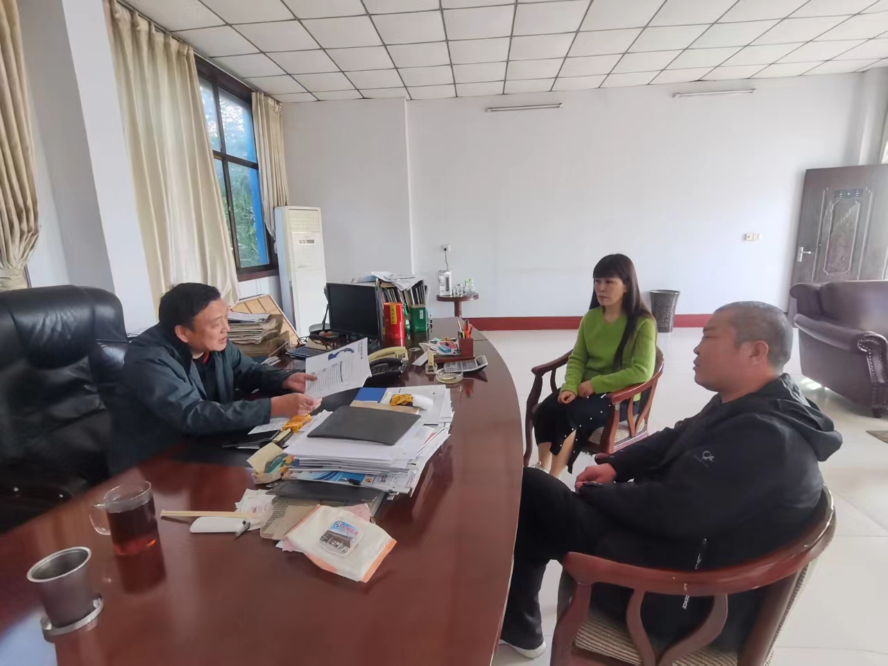 木欒司法所與公司對接，提供“點對點”、“訂單式”常態化司法精準服務，助力企業發展。